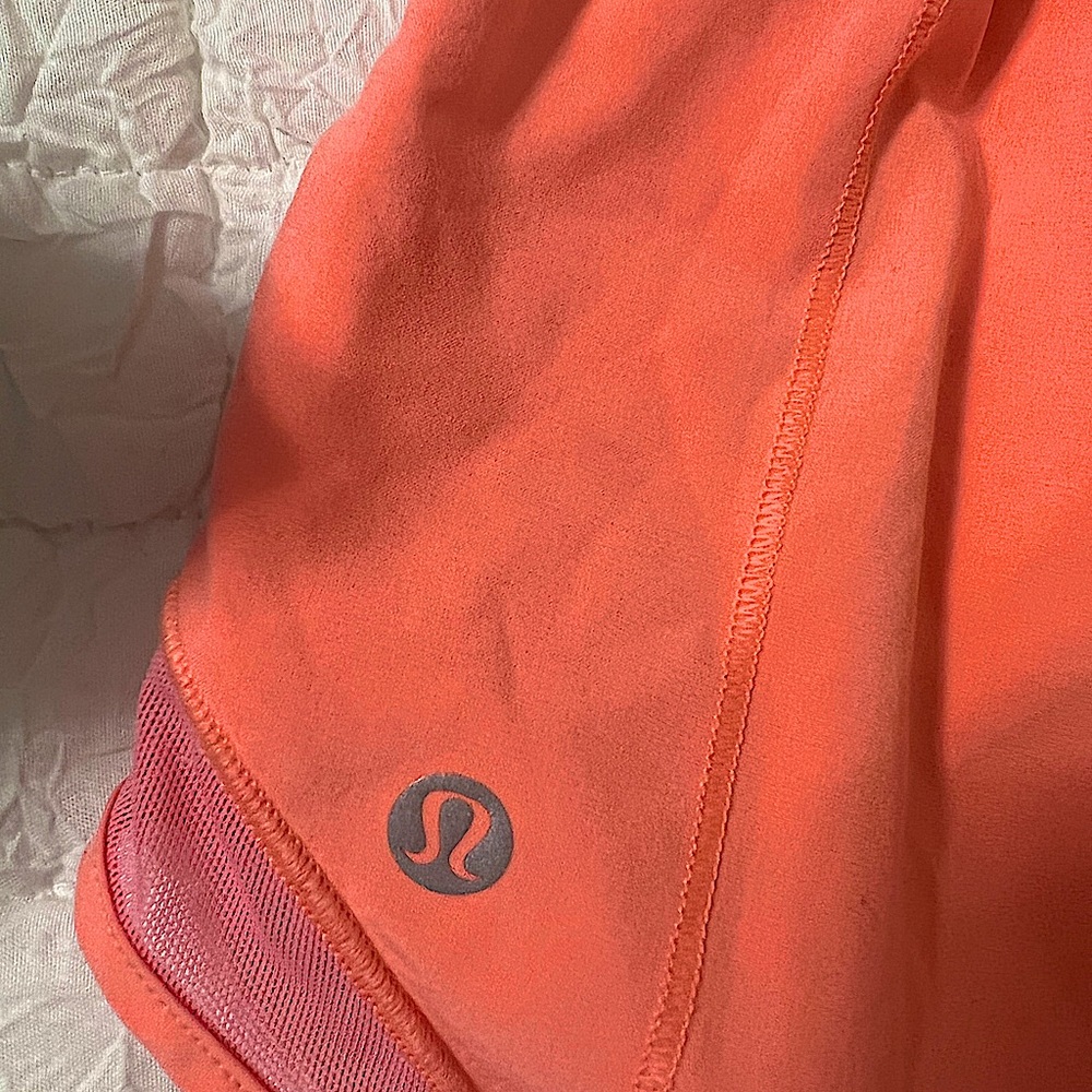 supper cute neon lulu shorts!!!!